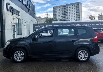 Подержанный автомобиль Chevrolet Orlando 2013 года (8 фото)