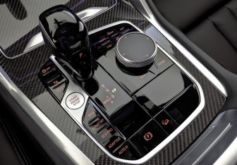Подержанный автомобиль BMW X6 2021 года (21 фото)