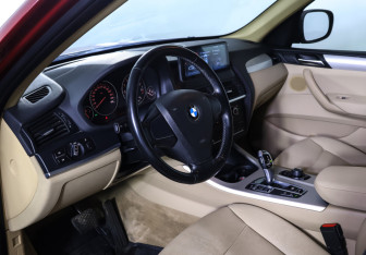 Подержанный автомобиль BMW X3 2012 года (15 фото)