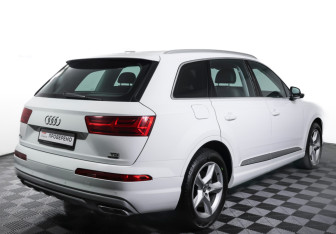 Подержанный автомобиль Audi Q7 2018 года (5 фото)