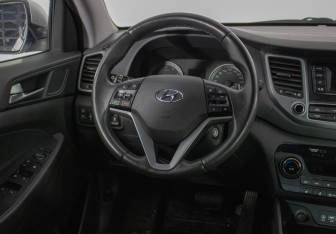 Подержанный автомобиль Hyundai Tucson 2018 года (15 фото)