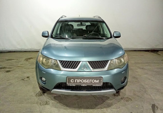 Подержанный автомобиль Mitsubishi Outlander 2006 года (2 фото)
