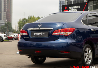 Подержанный автомобиль Nissan Almera Sedan 2015 года (16 фото)
