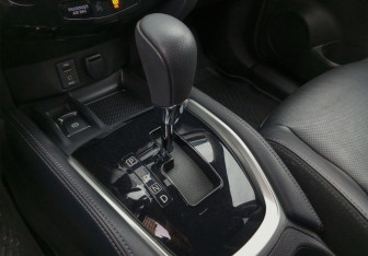 Подержанный автомобиль Nissan X-Trail 2020 года (18 фото)