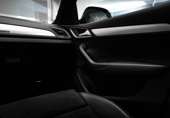 Подержанный автомобиль Audi Q3 2012 года (22 фото)