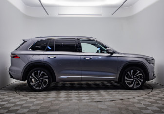 Подержанный автомобиль Geely Monjaro 2024 года (4 фото)