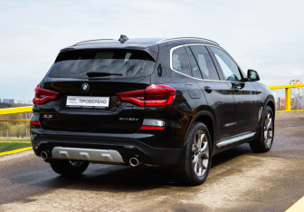 Подержанный автомобиль BMW X3 2021 года (3 фото)