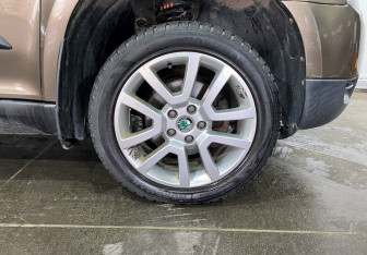 Подержанный автомобиль Skoda Yeti 2010 года (15 фото)