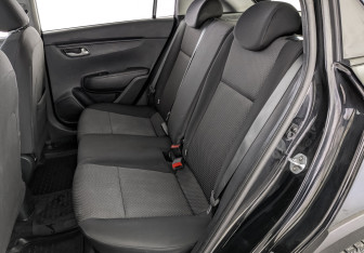 Подержанный автомобиль Kia Rio Hatchback 2021 года (17 фото)