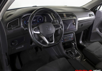 Подержанный автомобиль Volkswagen Tiguan 2021 года (20 фото)