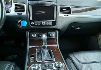 Подержанный автомобиль Volkswagen Touareg 2015 года (12 фото)