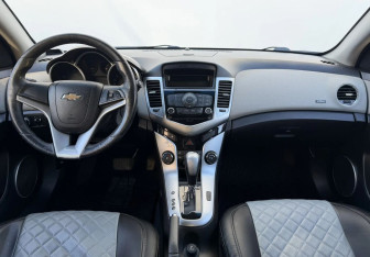 Подержанный автомобиль Chevrolet Cruze Sedan 2011 года (9 фото)