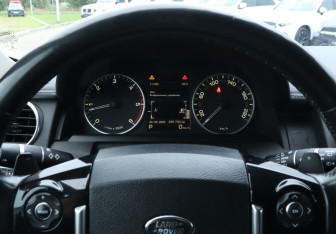 Подержанный автомобиль Land Rover Discovery 2014 года (11 фото)