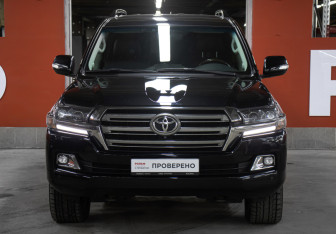 Подержанный автомобиль Toyota Land Cruiser Suv 2021 года (2 фото)