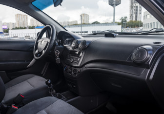 Подержанный автомобиль Chevrolet Aveo Sedan 2011 года (11 фото)
