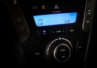 Подержанный автомобиль Hyundai Santa Fe 2013 года (18 фото)
