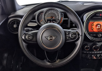 Подержанный автомобиль MINI Hatch 2021 года (22 фото)
