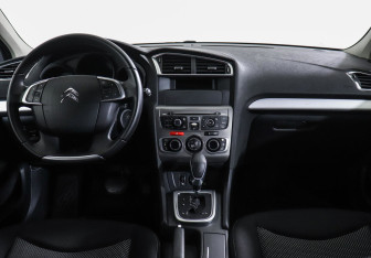 Подержанный автомобиль Citroen C4 Sedan 2015 года (7 фото)