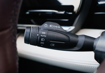 Подержанный автомобиль Geely Monjaro 2023 года (32 фото)