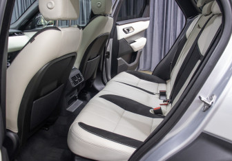 Подержанный автомобиль Land Rover Range Rover Velar 2020 года (11 фото)