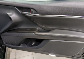 Подержанный автомобиль Toyota Camry Sedan 2021 года (19 фото)