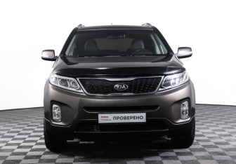 Подержанный автомобиль Kia Sorento 2016 года (2 фото)