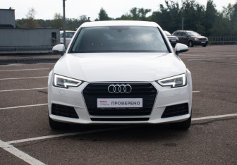 Подержанный автомобиль Audi A4 Sedan 2019 года (2 фото)