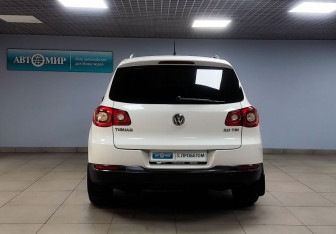 Подержанный автомобиль Volkswagen Tiguan 2008 года (6 фото)