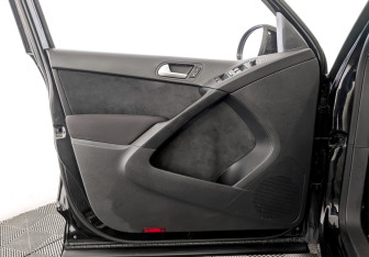 Подержанный автомобиль Volkswagen Tiguan 2016 года (19 фото)