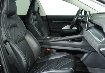 Подержанный автомобиль Zeekr 001 2023 года (14 фото)