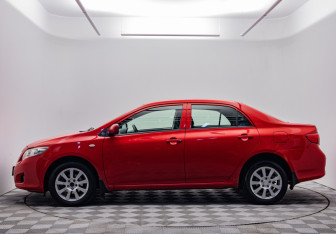 Подержанный автомобиль Toyota Corolla Sedan 2008 года (8 фото)