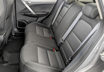 Подержанный автомобиль Geely Coolray 2022 года (12 фото)