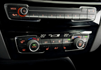 Подержанный автомобиль BMW X2 2019 года (27 фото)