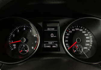 Подержанный автомобиль Volkswagen Golf Hatchback 2010 года (11 фото)