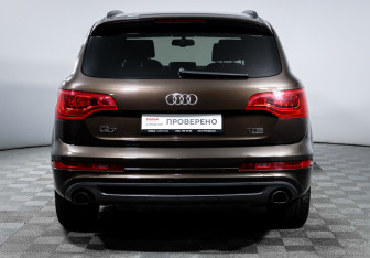 Подержанный автомобиль Audi Q7 2013 года (6 фото)