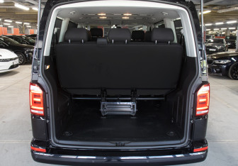 Подержанный автомобиль Volkswagen Caravelle 2017 года (10 фото)