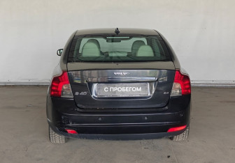 Подержанный автомобиль Volvo S40 2007 года (5 фото)