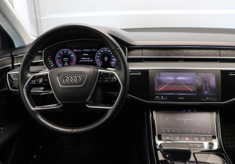 Подержанный автомобиль Audi A8 2019 года (10 фото)