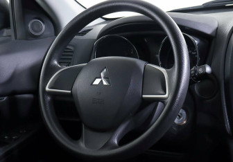 Подержанный автомобиль Mitsubishi ASX 2018 года (12 фото)