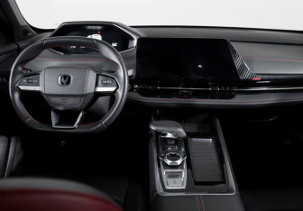 Подержанный автомобиль Changan CS55PLUS 2023 года (12 фото)
