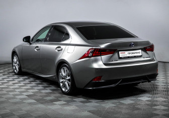 Подержанный автомобиль Lexus IS Sedan 2013 года (7 фото)