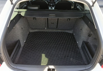 Подержанный автомобиль Skoda Octavia Wagon 2013 года (10 фото)