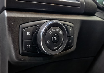 Подержанный автомобиль Ford Mondeo Sedan 2015 года (27 фото)