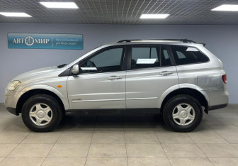 Подержанный автомобиль SsangYong Kyron 2008 года (8 фото)