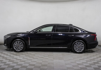 Подержанный автомобиль Hongqi H5 2023 года (8 фото)