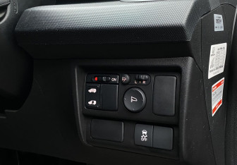 Подержанный автомобиль Honda Freed 2013 года (19 фото)