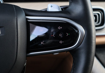 Подержанный автомобиль Jaecoo J8 2024 года (34 фото)