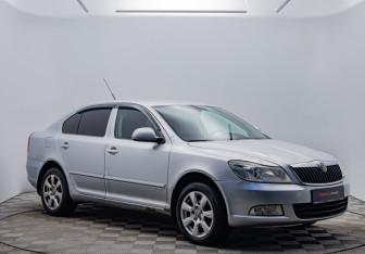 Подержанный автомобиль Skoda Octavia Liftback 2010 года (7 фото)