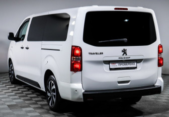 Подержанный автомобиль Peugeot Traveller 2021 года (7 фото)