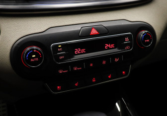 Подержанный автомобиль Kia Sorento 2018 года (14 фото)